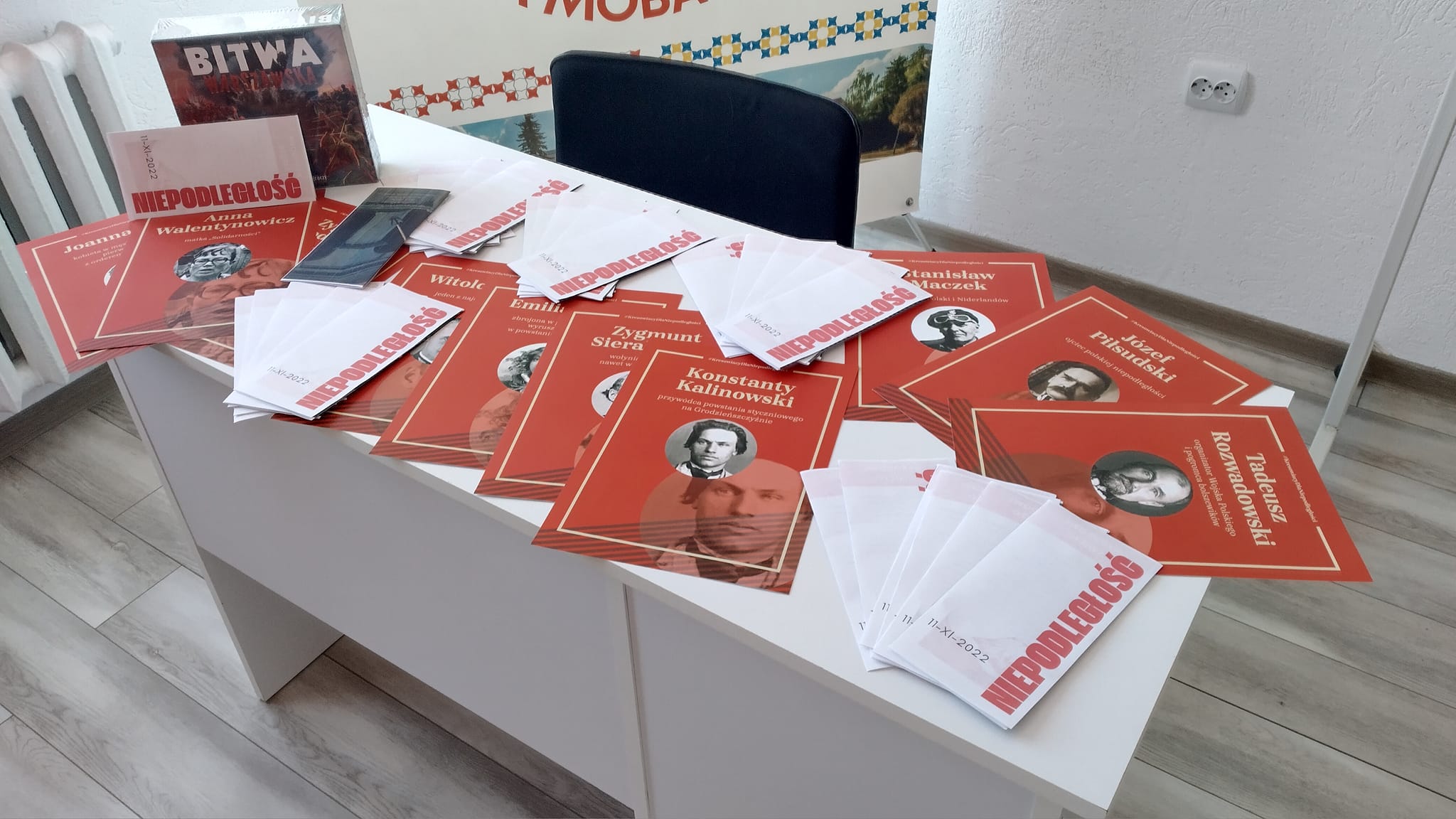 Брошури, підготовані студентами полонійного відділення до святкування Дня Незалежності Польщі